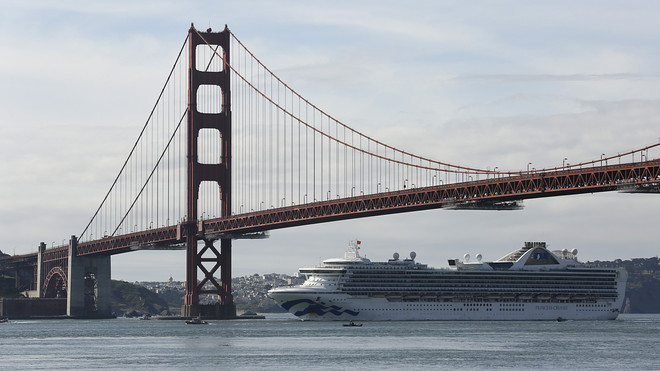 The+Grand+Princess+Cruise+Ship+crosses+under+the+Golden+Gate+Bridge+in+San+Francisco.