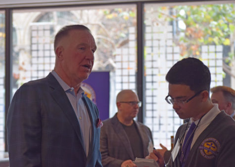 Charles Chu ’24 interviews Warriors legend and Hall of Famer Chris Mullin at this years Downtown Luncheon.