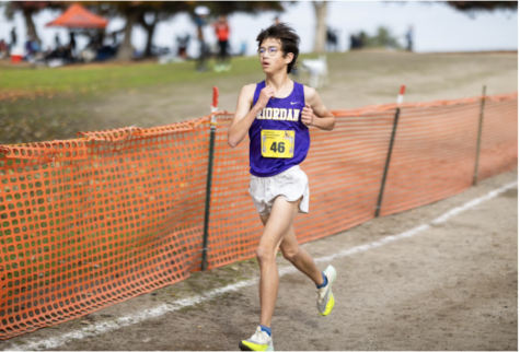 Brendan Grogan ’26 keeps a steady pace at the state meet in Fresno.