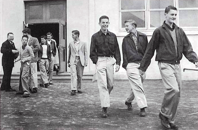 Brother Aloysius Doyle waves goodbye to students on Sept. 6, 1949, the first
day of school in the newly opened Riordan High School on Phelan Avenue.