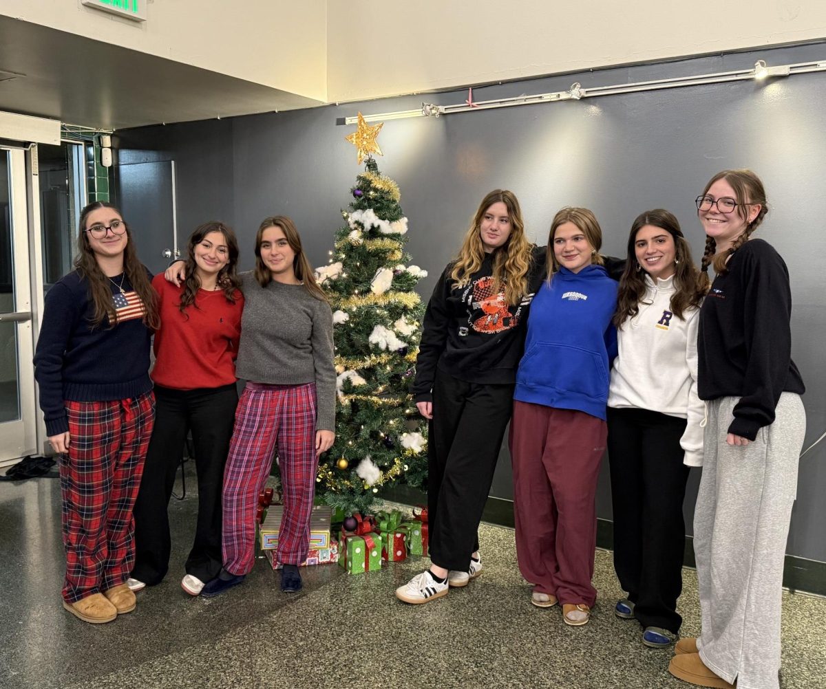 From left: Sofia Agostinelli ’26, Aurora Guerra ’25, Beatrice Pignatelli ’25,
Ginevra Velo ’25, Mathilda Schreiber ’27, Joana Costa ’25, Lilly Weisheit ’26.