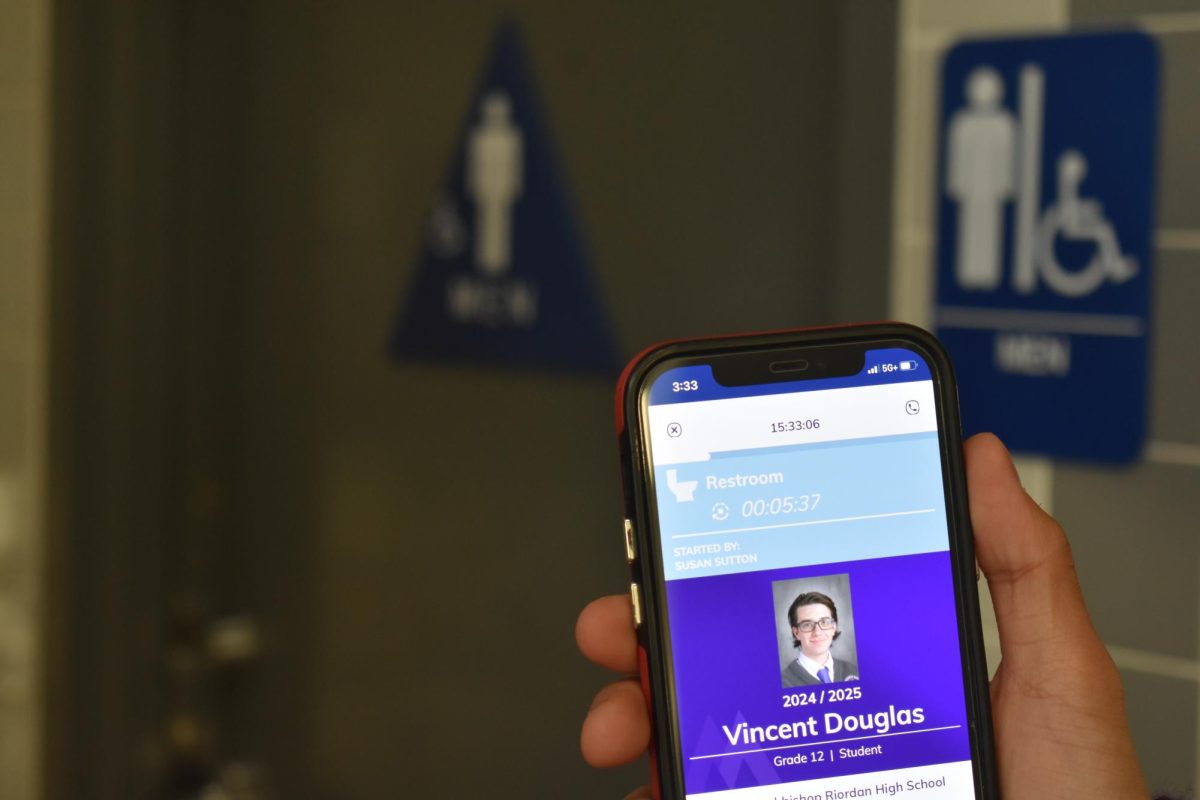 Vincent Douglas ’25 uses Minga to make a pass to go to the restroom.