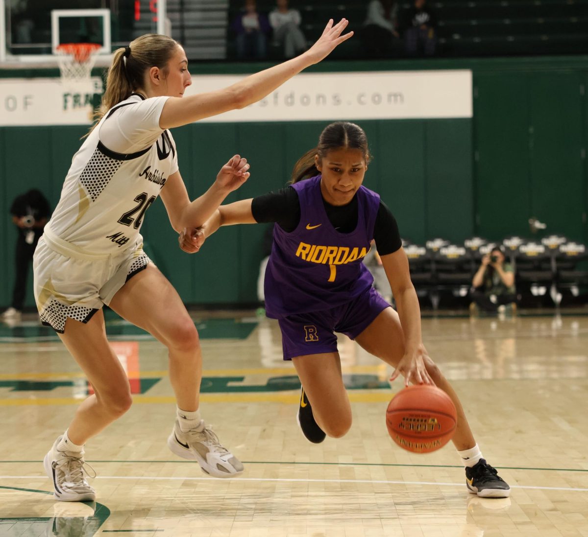 Nylah Dyson ’26 guards against an Archbishop Mitty player.